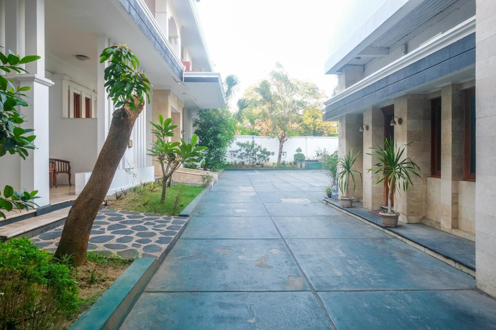 โอมาห์ ปารี บูติกโฮเต็ล Hotel ยอกยาการ์ตา ภายนอก รูปภาพ